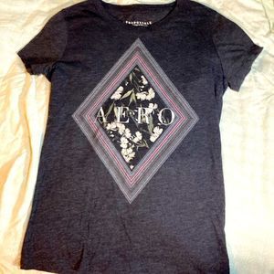 🌴Aeropostale charcoal floral diamond tee